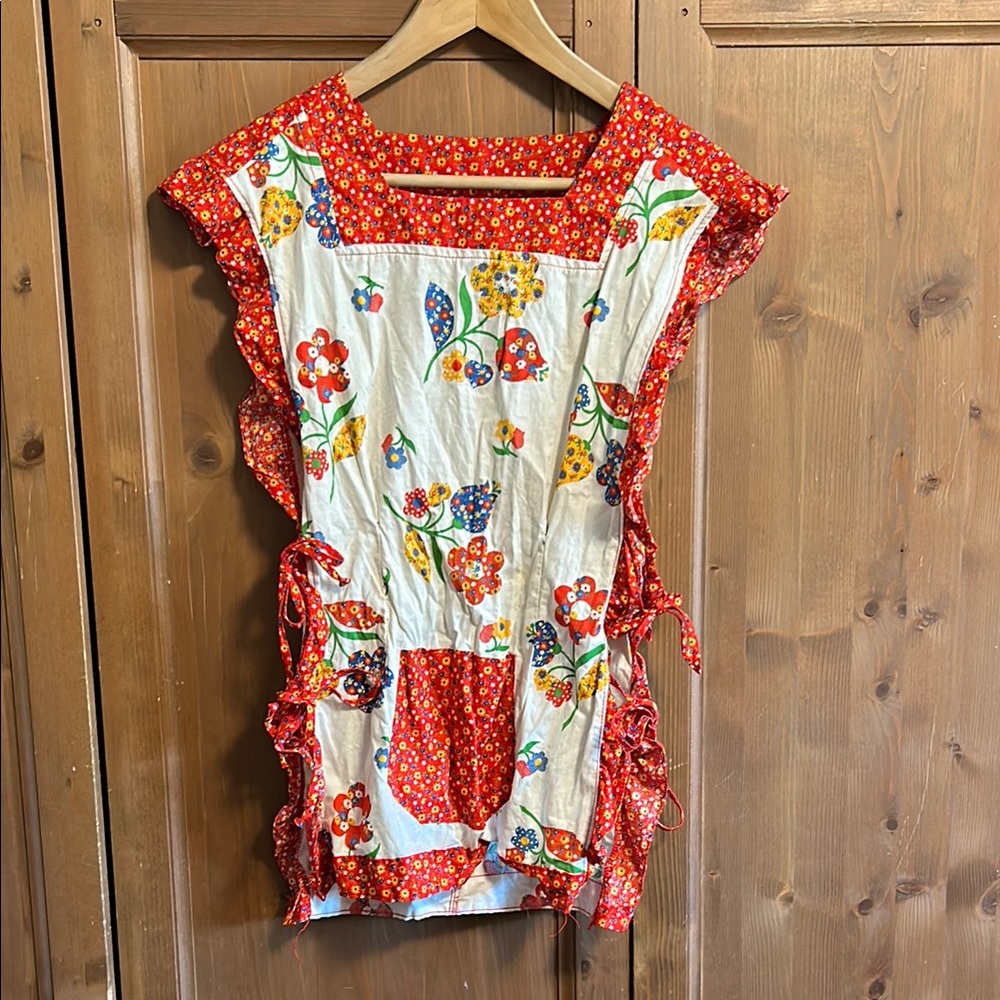 Vintage BECO originals Floral Apron